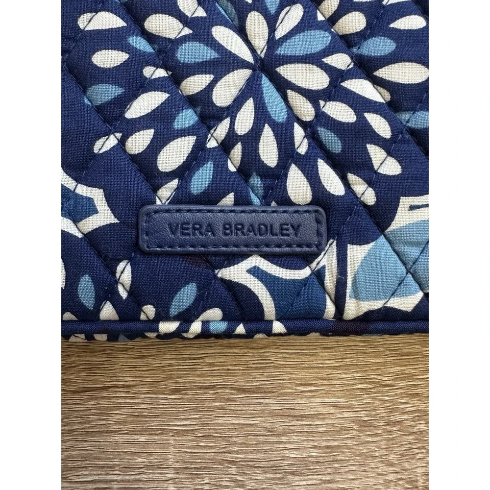 Vera Bradley‎ Makeup Bag Blue White Petal Splash Zipper Pouch Cosmetic Quilted